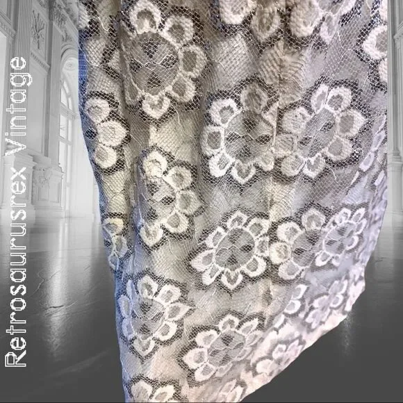 Vintage Lace dress - Picture 8 of 8